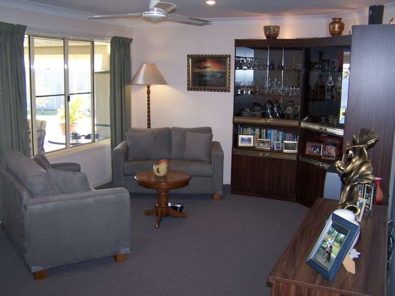 33 Lady Nelson Drive, Mariners Cove,, Eli Waters QLD 4655