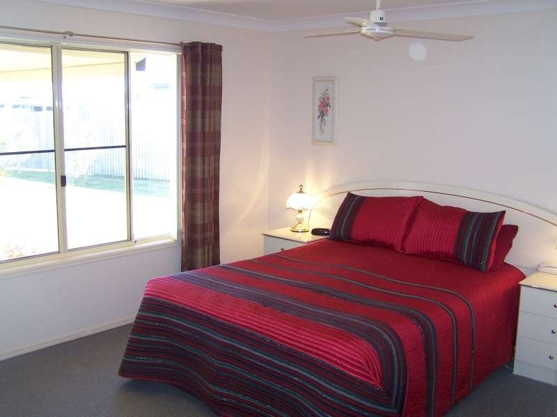 33 Lady Nelson Drive, Mariners Cove,, Eli Waters QLD 4655