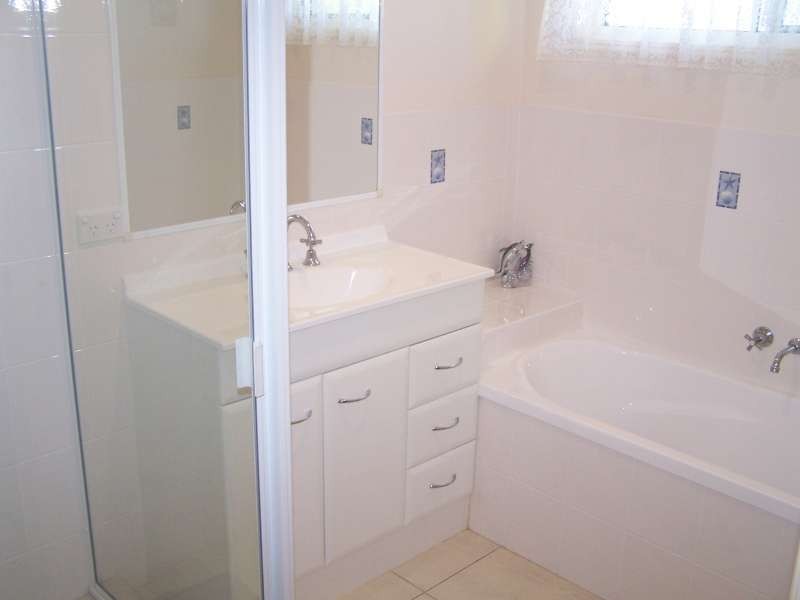 33 Lady Nelson Drive, Mariners Cove,, Eli Waters QLD 4655