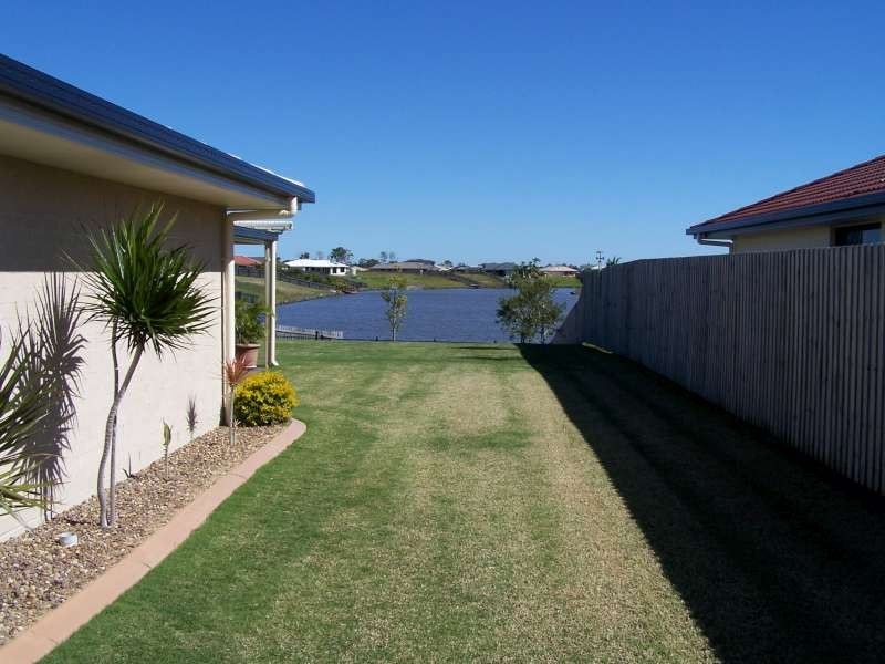 33 Lady Nelson Drive, Mariners Cove,, Eli Waters QLD 4655