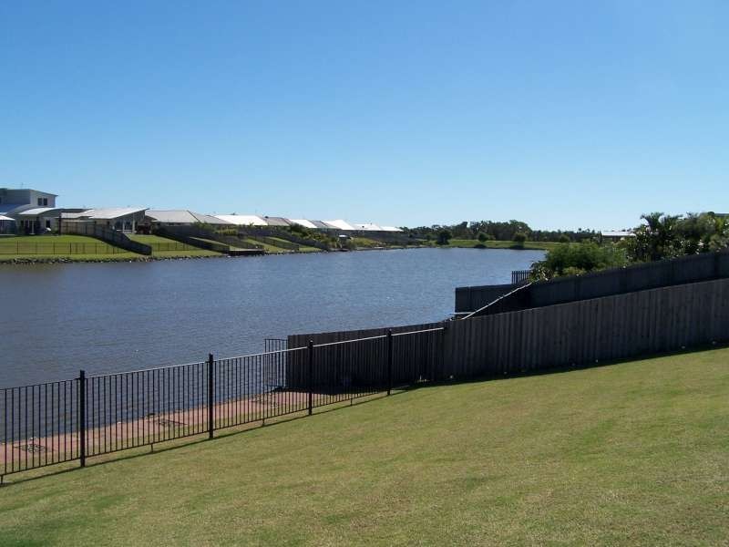 33 Lady Nelson Drive, Mariners Cove,, Eli Waters QLD 4655