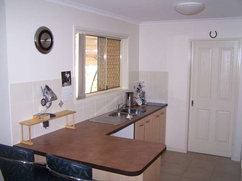 24 Moonstone Drive, Urangan QLD 4655
