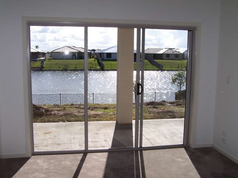 7 Lady Nelson Drive, Mariners Cove, Eli Waters QLD 4655