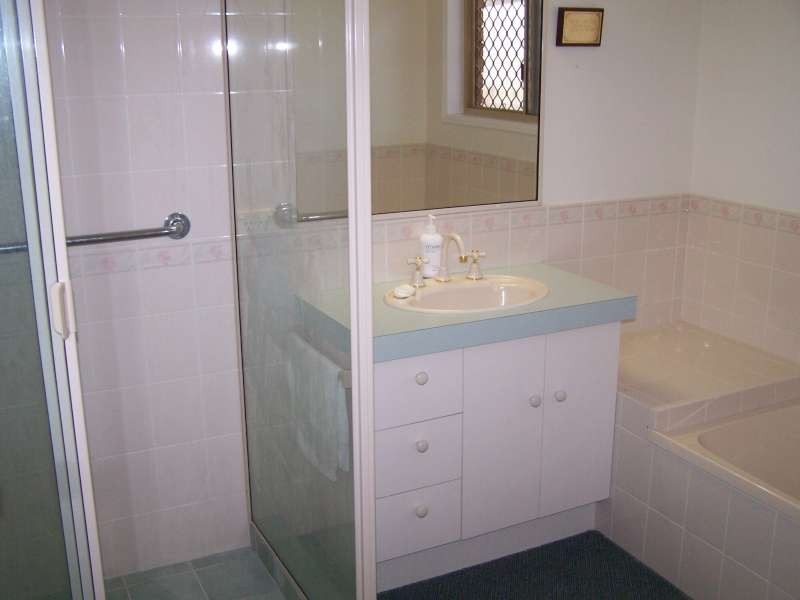 40 Galatea Street, Point Vernon QLD 4655