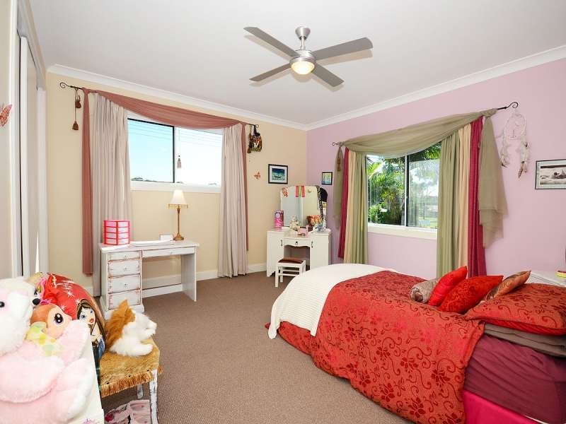Point Vernon QLD 4655