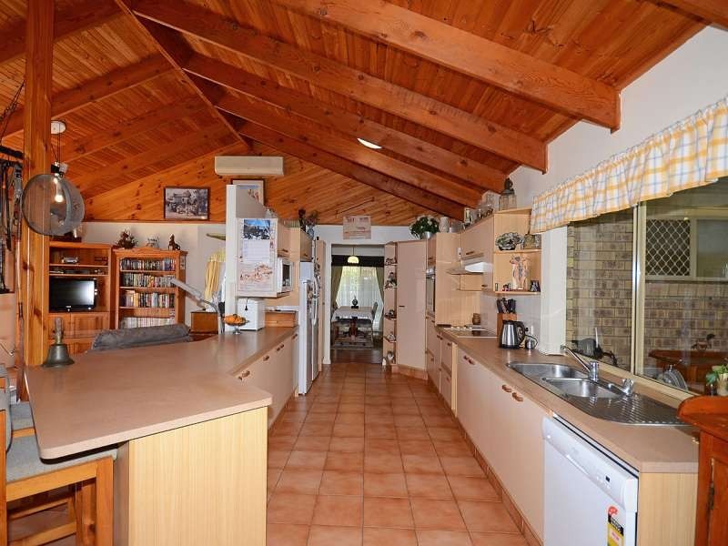 42 – 44 Christensen Street, Urraween QLD 4655