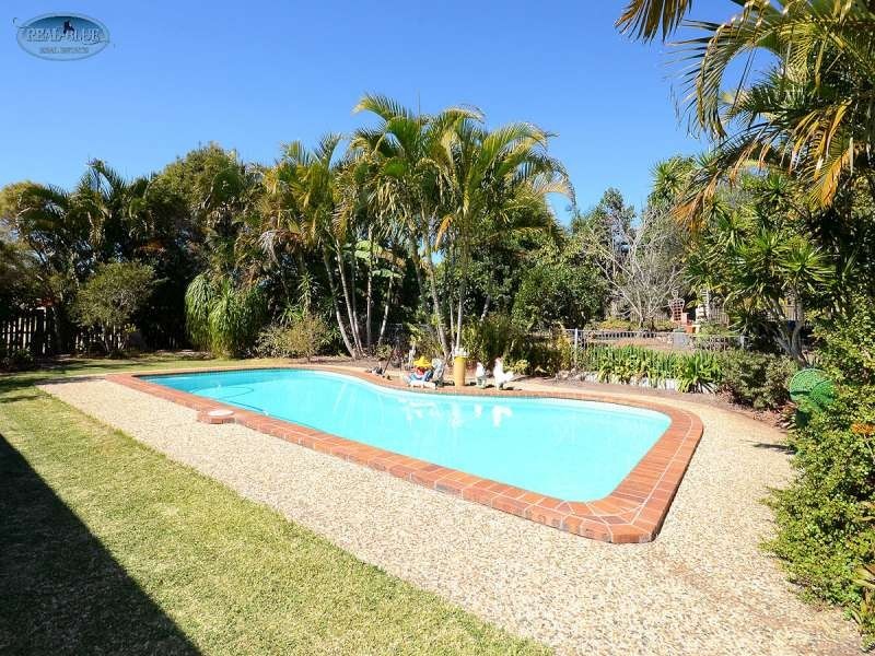 42 – 44 Christensen Street, Urraween QLD 4655