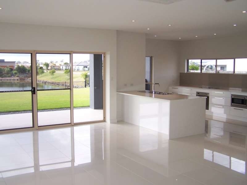 3 Mermaid Court, Mariners Cove, Eli Waters QLD 4655