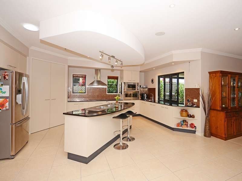 Point Vernon QLD 4655