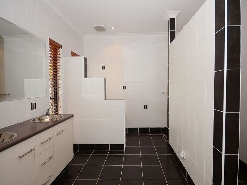 Point Vernon QLD 4655