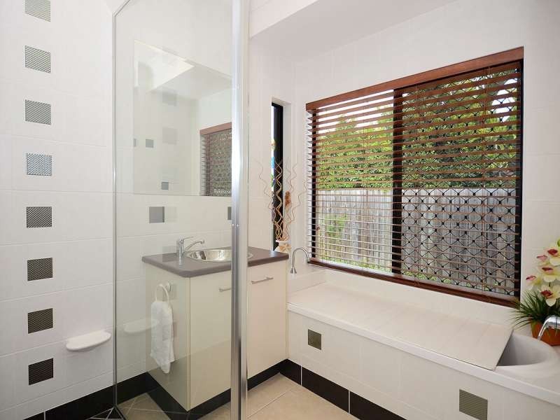 Point Vernon QLD 4655