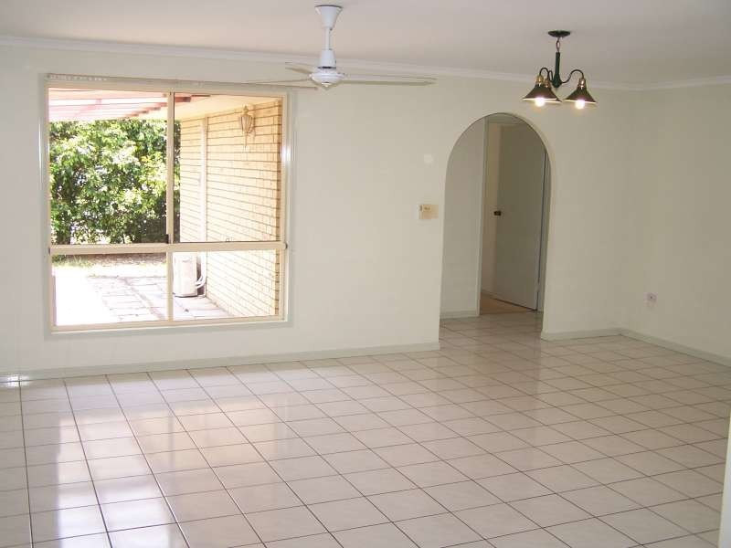 3 Fern Tree Close, Kawungan QLD 4655