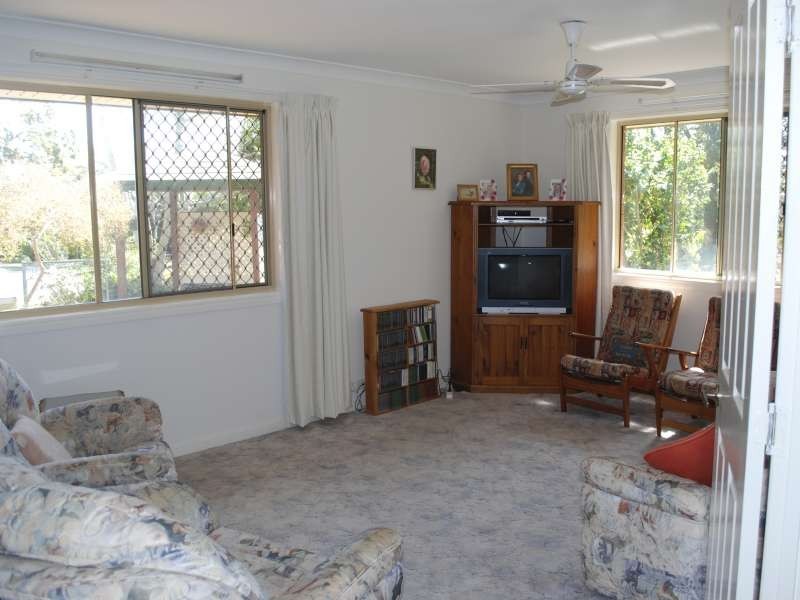 12 Marr Street, Point Vernon QLD 4655