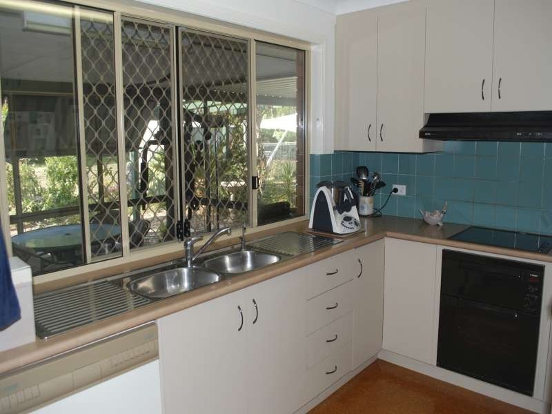 12 Marr Street, Point Vernon QLD 4655