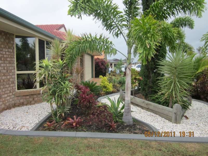 16 Kirton Road, Point Vernon QLD 4655