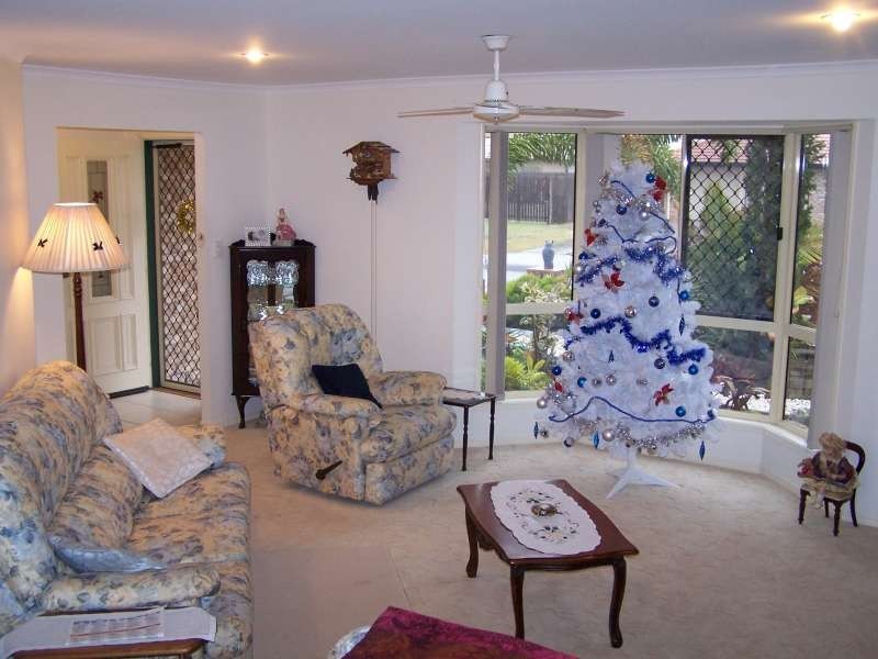 16 Kirton Road, Point Vernon QLD 4655