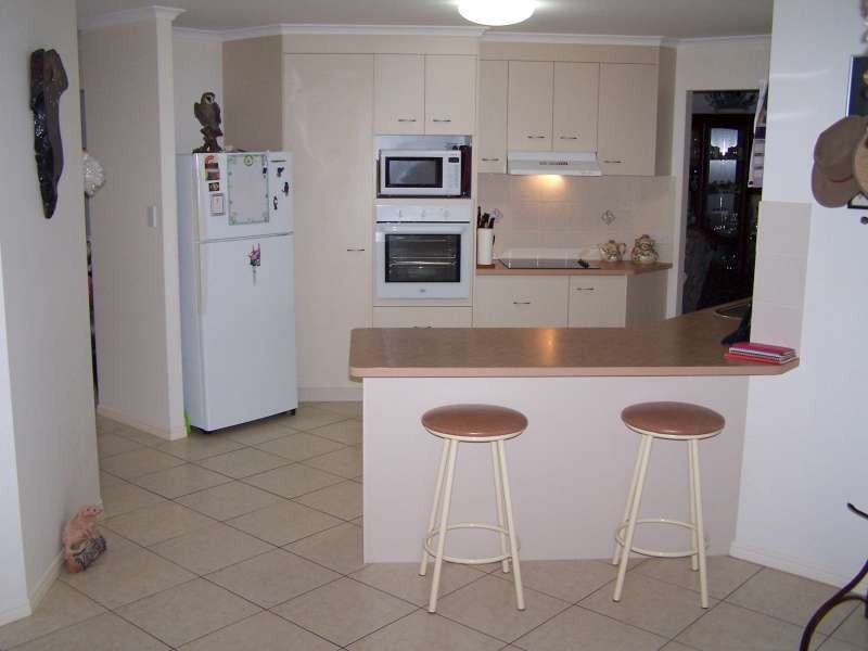 16 Kirton Road, Point Vernon QLD 4655