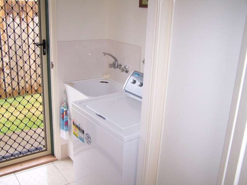 16 Kirton Road, Point Vernon QLD 4655