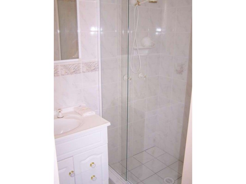 6 Hood Street, Urangan QLD 4655