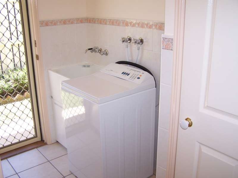 6 Hood Street, Urangan QLD 4655