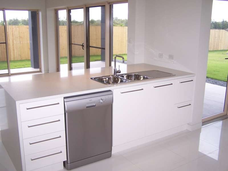 3 Mermaid Court, Eli Waters QLD 4655