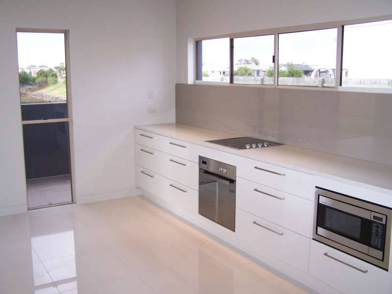 3 Mermaid Court, Eli Waters QLD 4655