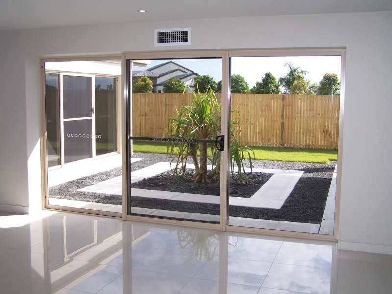 3 Mermaid Court, Eli Waters QLD 4655