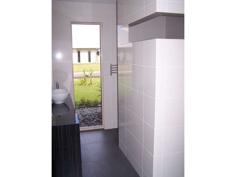 3 Mermaid Court, Eli Waters QLD 4655