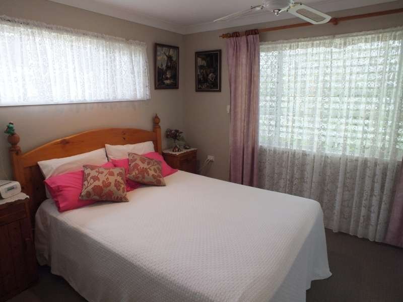 11 Cooloola Crescent, Urangan QLD 4655