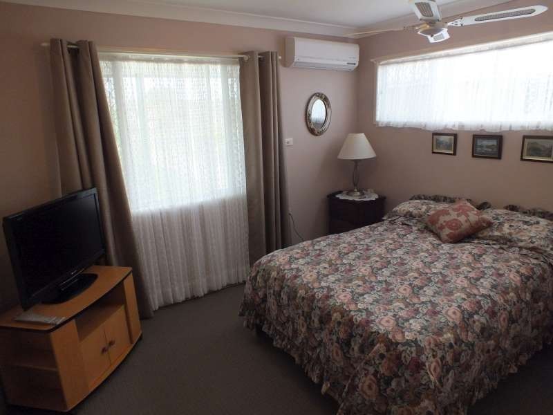 11 Cooloola Crescent, Urangan QLD 4655