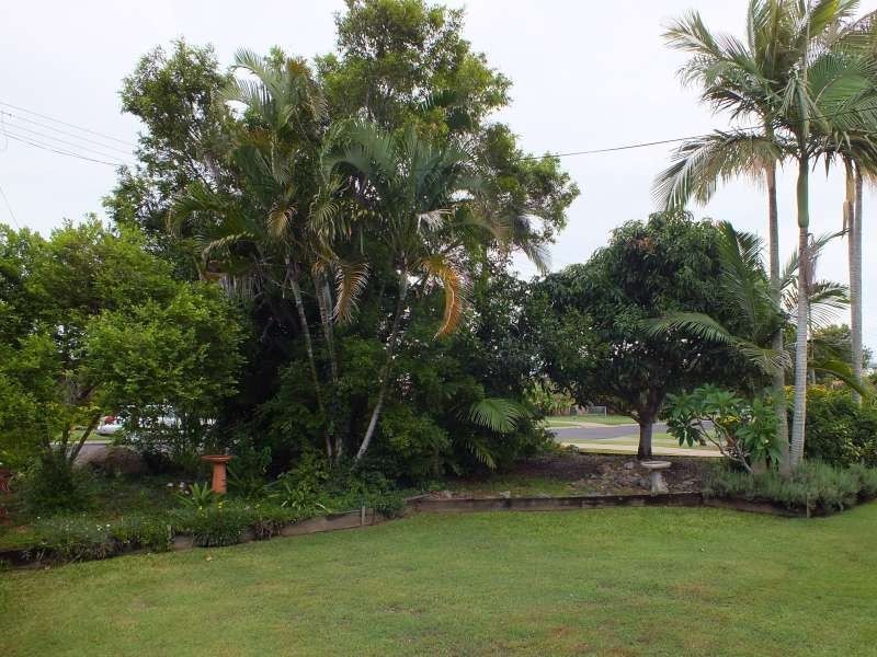 11 Cooloola Crescent, Urangan QLD 4655