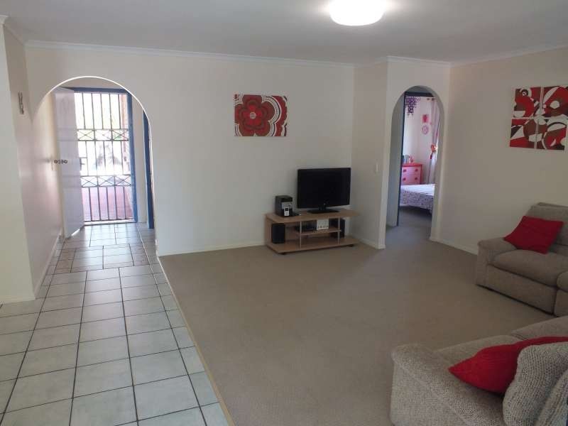 98 Murphy Street, Point Vernon QLD 4655