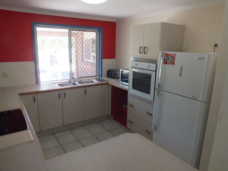 98 Murphy Street, Point Vernon QLD 4655