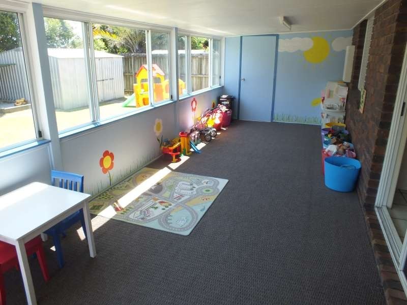 98 Murphy Street, Point Vernon QLD 4655