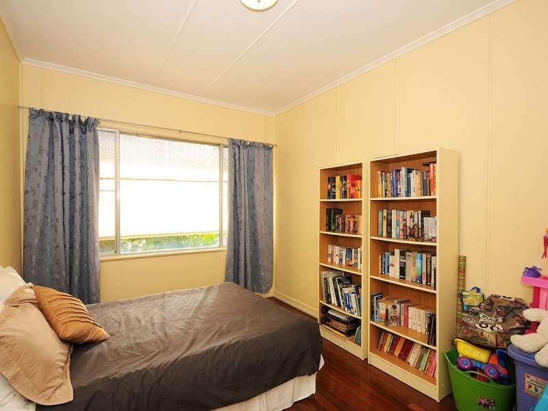 327 Boat Harbour Drive, Scarness QLD 4655