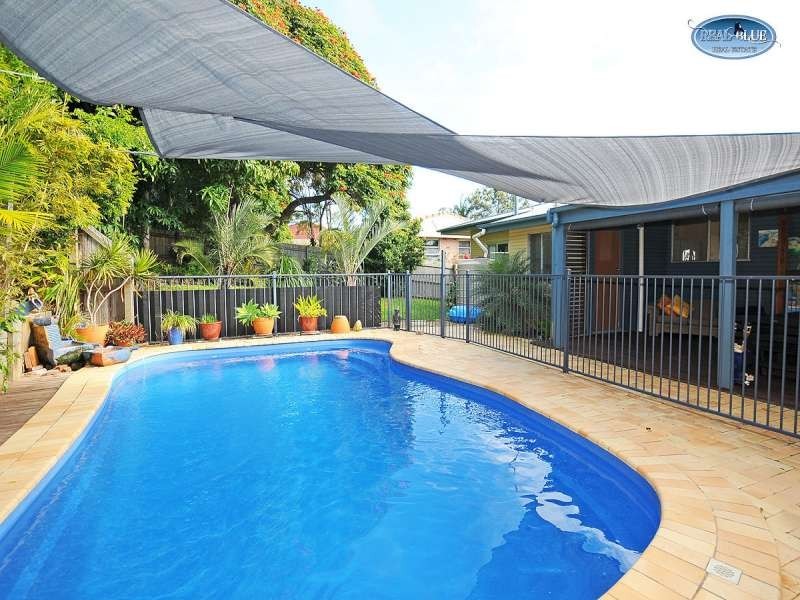 327 Boat Harbour Drive, Scarness QLD 4655