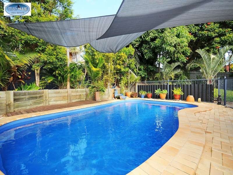 327 Boat Harbour Drive, Scarness QLD 4655