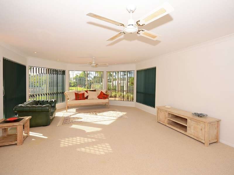 11 Bowerbird Avenue, Eli Waters QLD 4655