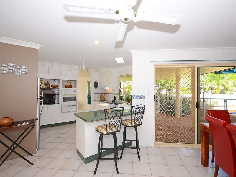 11 Bowerbird Avenue, Eli Waters QLD 4655