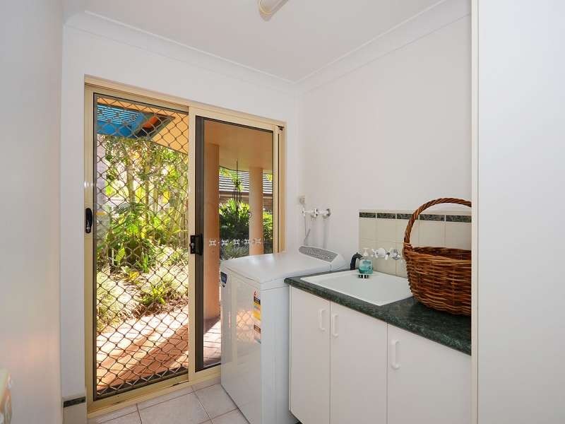 11 Bowerbird Avenue, Eli Waters QLD 4655