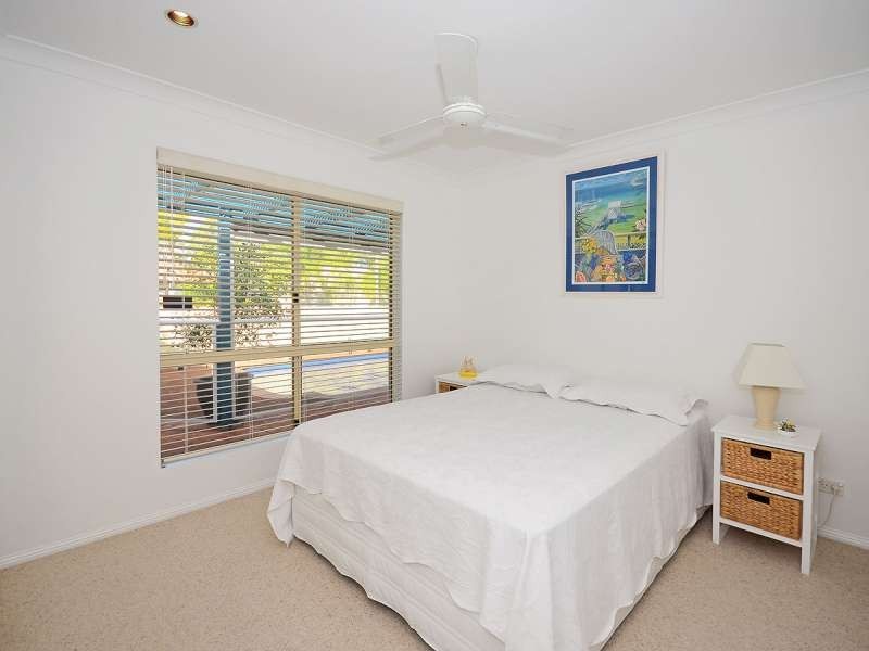 11 Bowerbird Avenue, Eli Waters QLD 4655