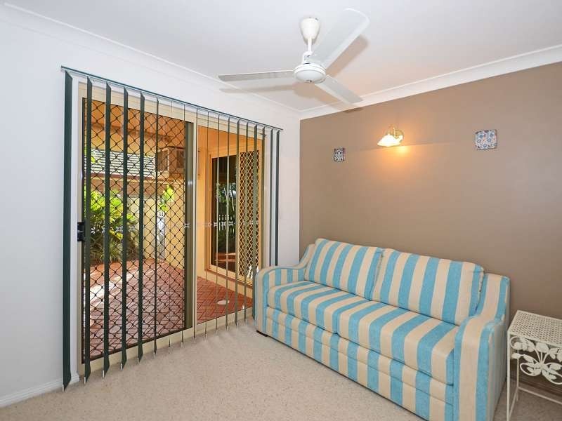11 Bowerbird Avenue, Eli Waters QLD 4655