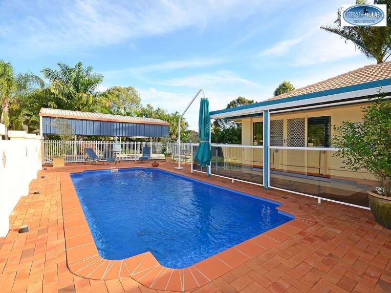 11 Bowerbird Avenue, Eli Waters QLD 4655