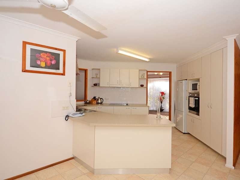 74 Murphy Street, Point Vernon QLD 4655