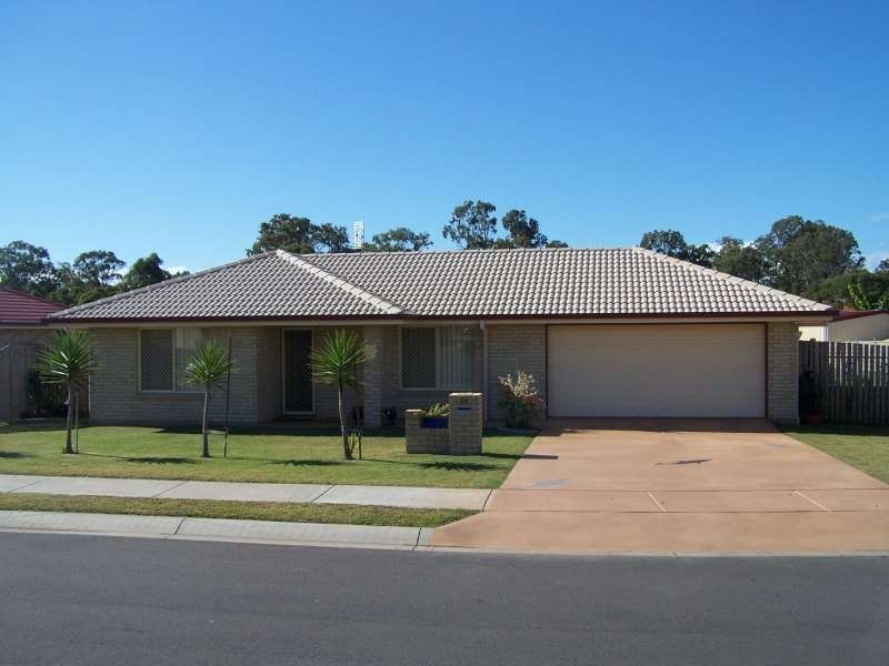 24 Moonstone Drive, Urangan QLD 4655