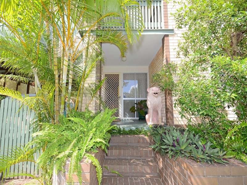 3 Top Street, Torquay QLD 4655