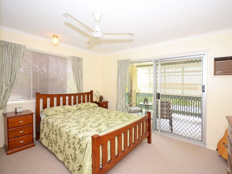 3 Top Street, Torquay QLD 4655