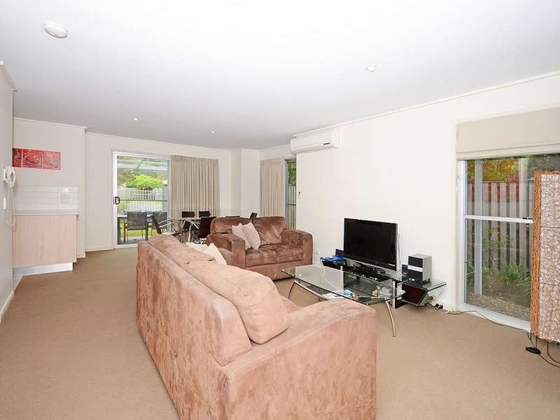 Unit 1 Whale Cove. Pulgul Street,, Urangan QLD 4655
