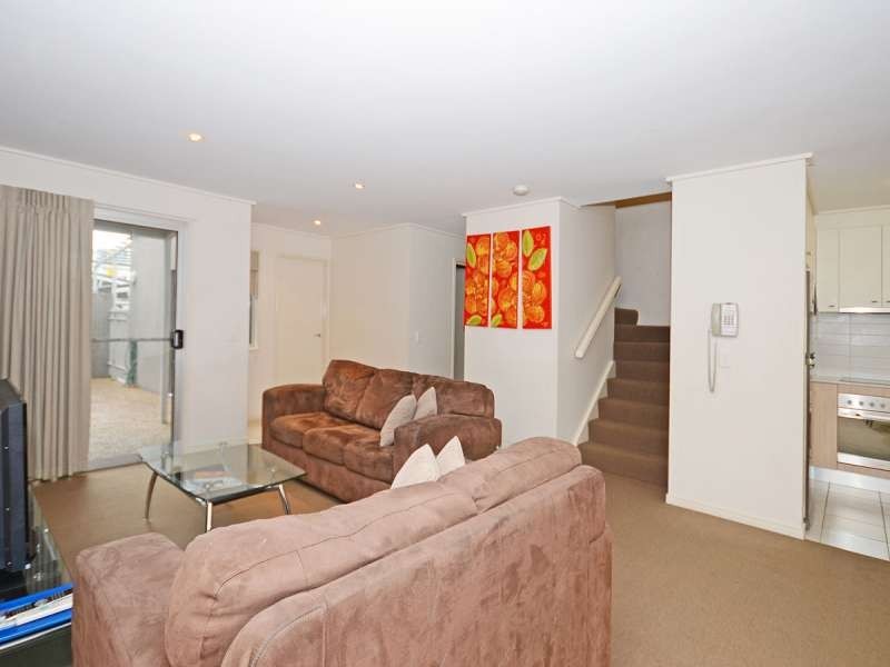 Unit 1 Whale Cove. Pulgul Street,, Urangan QLD 4655