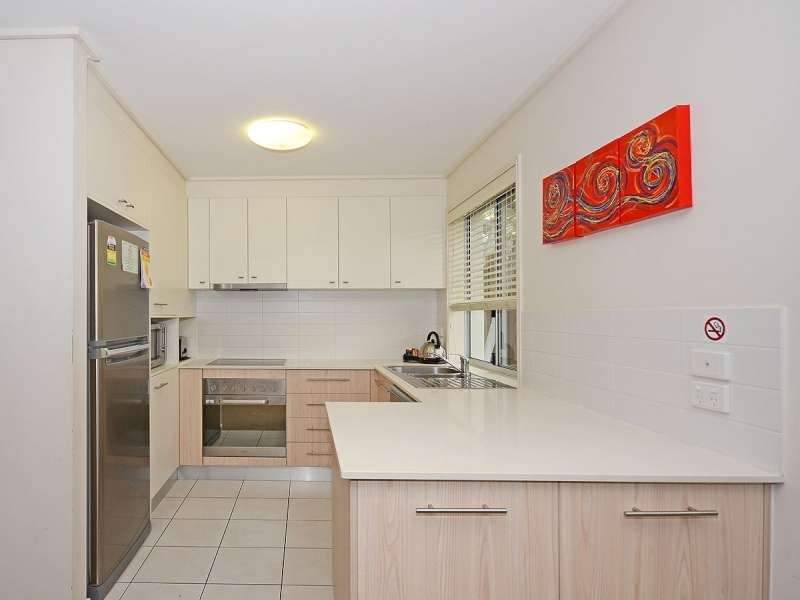 Unit 1 Whale Cove. Pulgul Street,, Urangan QLD 4655